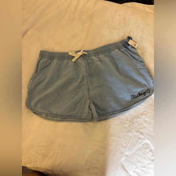Disney x Junk Food Women’s Denim Shorts (XXL) NWT - Picture 1 of 7